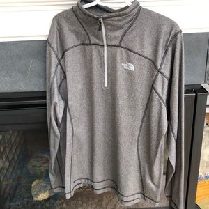 Men’s light weight North Face quarter zip